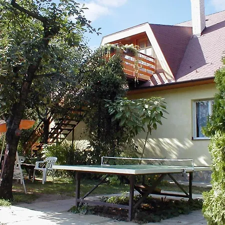 Three-bedroom Near Lake Apartamento *